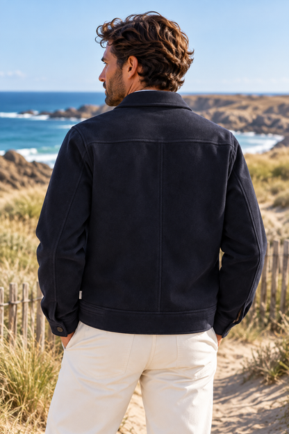 Veste TED Hero Seven portée homme vue de dos dans les dunes sauvages