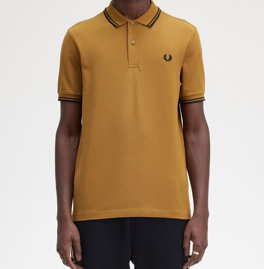 Polo brodé Fred Perry cream col rayé caramel