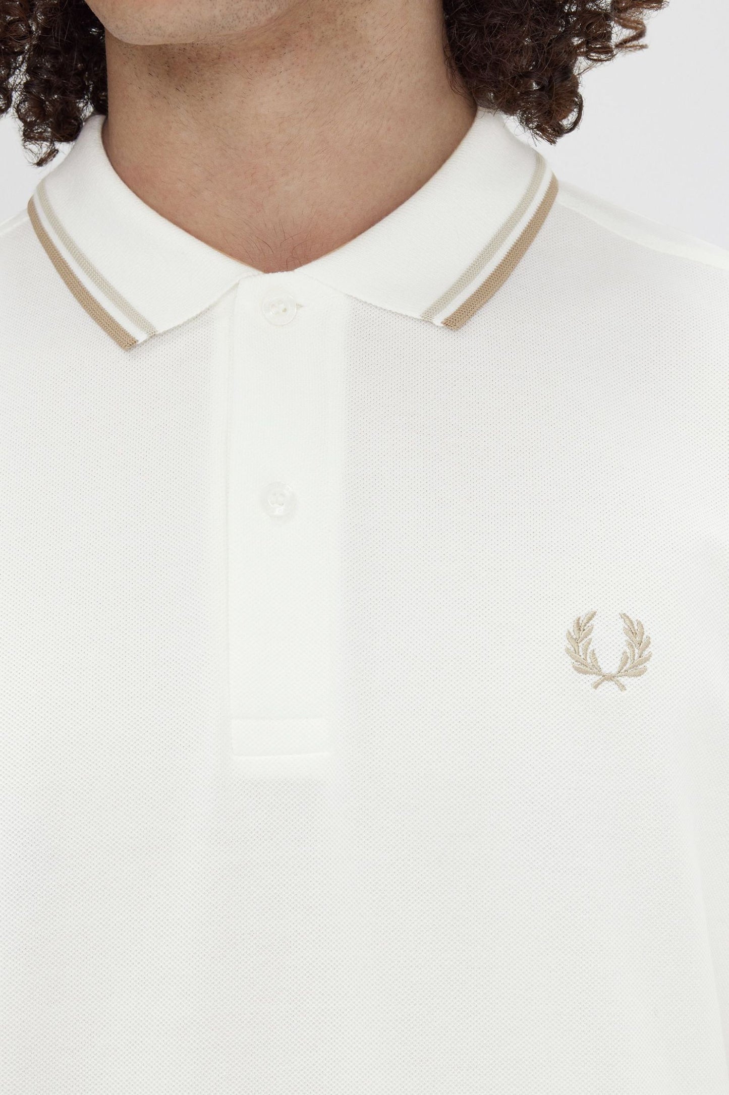 Polo brodé Fred Perry blanc col rayé