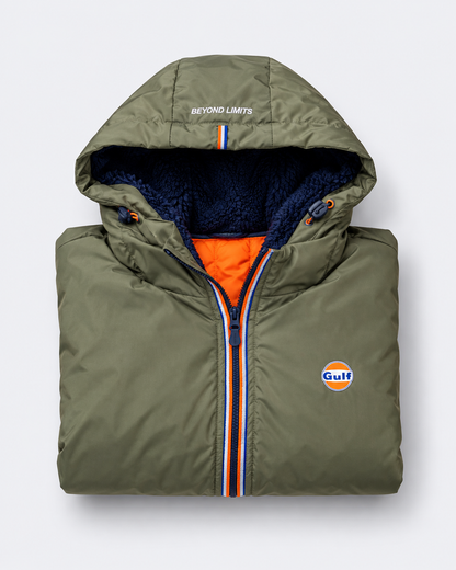 Parka Gulf kaki pliée avec capuche sherpa et détails orange bleu