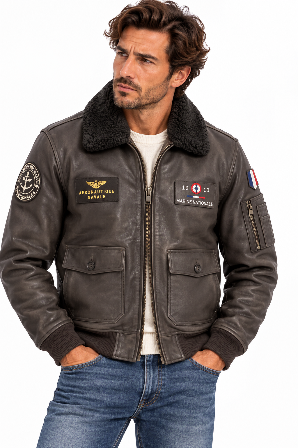 Blouson aviateur Aéronautique Navale en cuir de vachette porté par un mannequin sur fond blanc