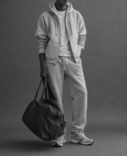 Sweat Sweet Pants F Iconic Zip écru chiné porté ouvert par un mannequin avec jogging assorti, style sportswear studio