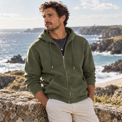 Sweat SHERPAKAKI Pullin vert kaki porté homme style élégance côtière