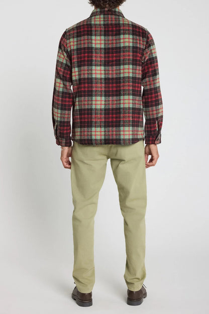 Surchemise Over Darkred Pullin